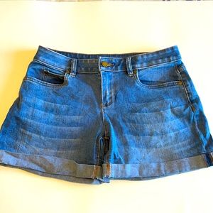 Vince Camuto shorts